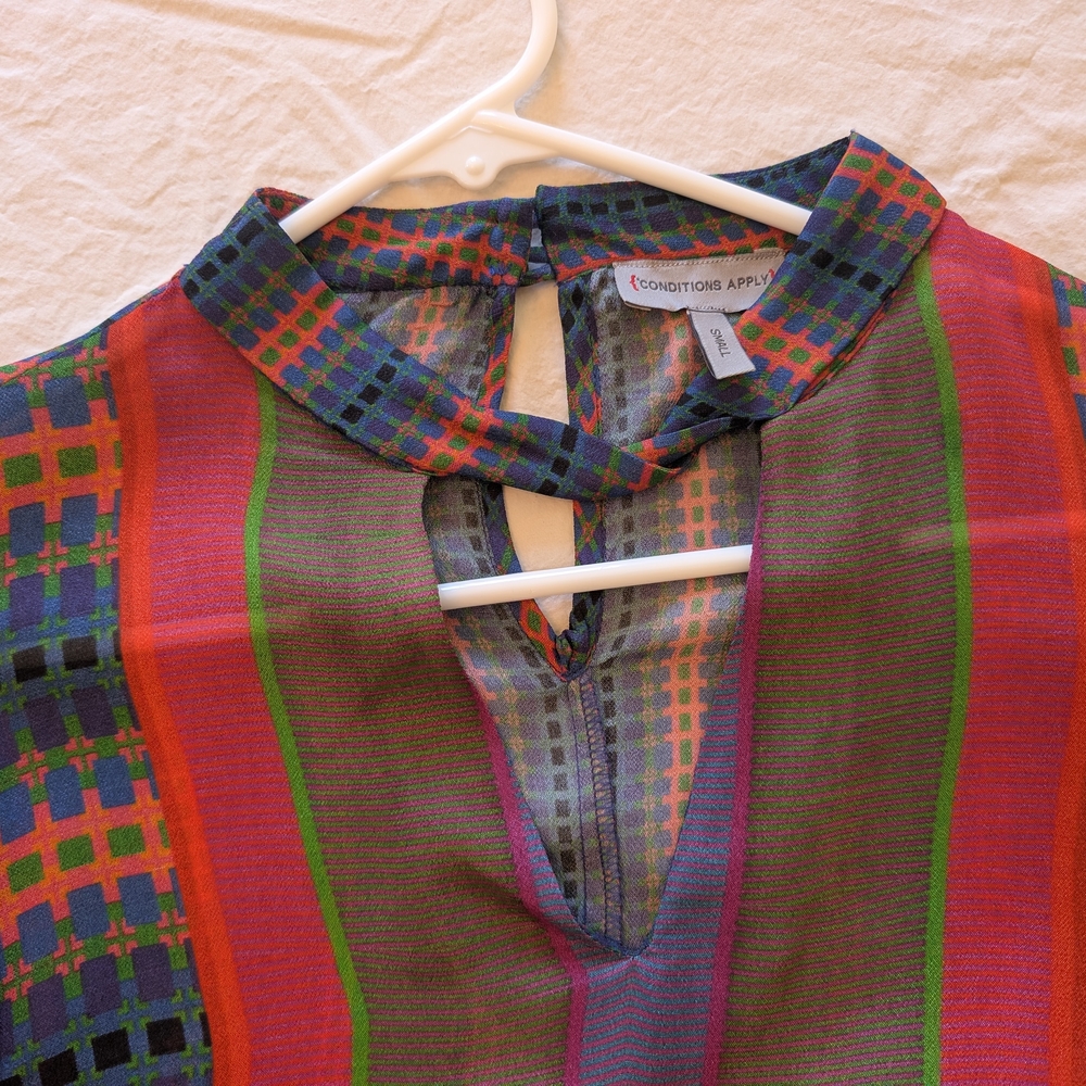Colorful Geometric Patterned Blouse - Picture 3 of 5